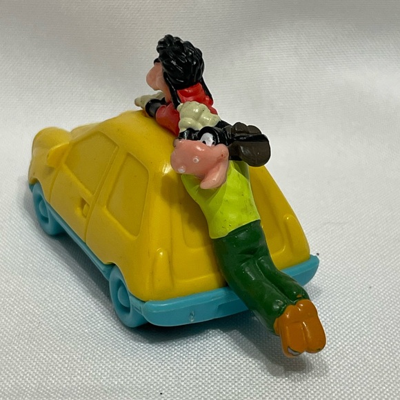 Vintage Disney Goof Troop Goofy & Max on car toy good condition - Picture 6 of 8